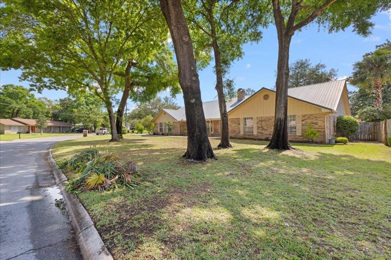 4 bedroom Detached Single Family at 121 Edwards Lane, Commodore Place, Fort Walton Beach — photo 5