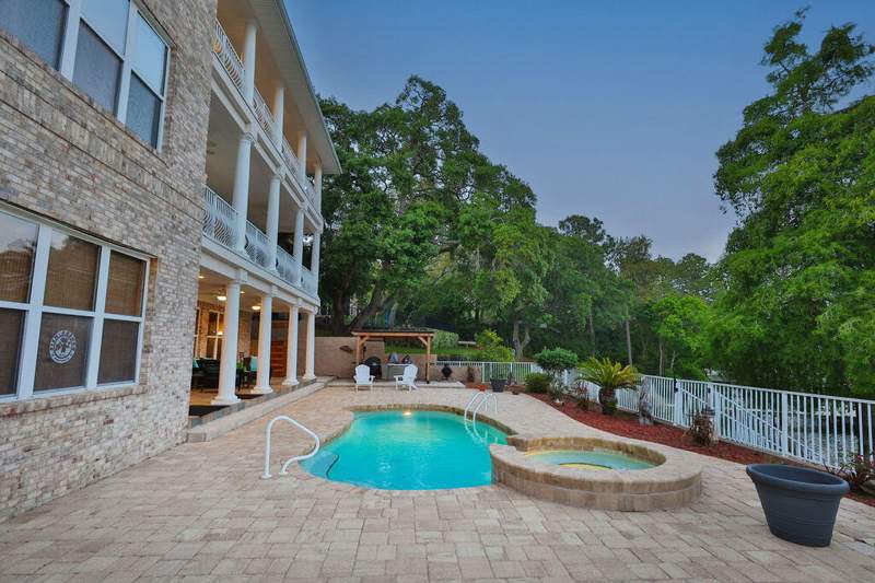 5 bedroom Detached Single Family at 19 Poquito Road, Bayou Poquito, Shalimar — photo 2