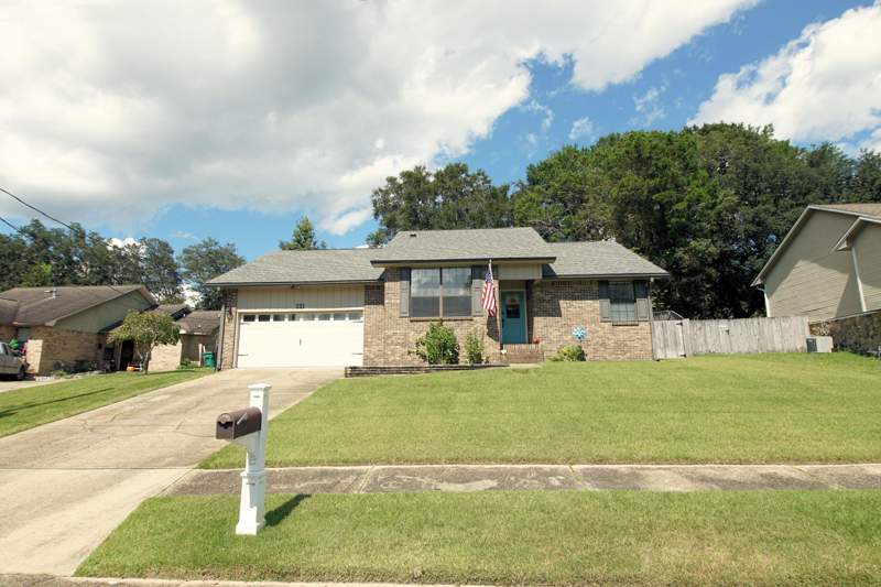 3 bedroom Detached Single Family at 221 Karen Court, VALPARAISO PINECREST 5, Niceville — photo 2