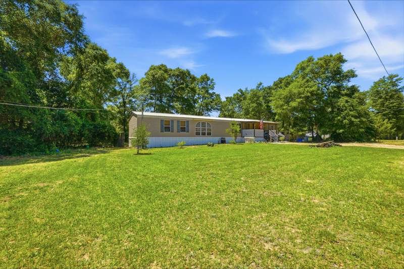 3 bedroom Mobile Home at 12 E Royal Palm Avenue, Oakwood Hills Unit 1, DeFuniak Springs — photo 5