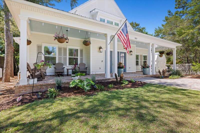 4 bedroom Detached Single Family at 103 W Bayou Forest Drive, Dewitt Land Unrec, Freeport — photo 5