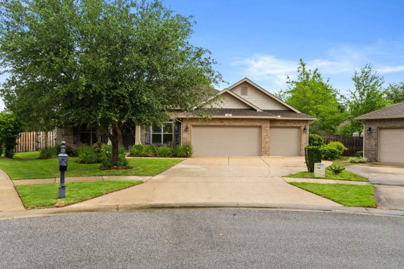 4 bedroom Detached Single Family at 48 Madiera Drive, Hammock Bay, Freeport — photo 4