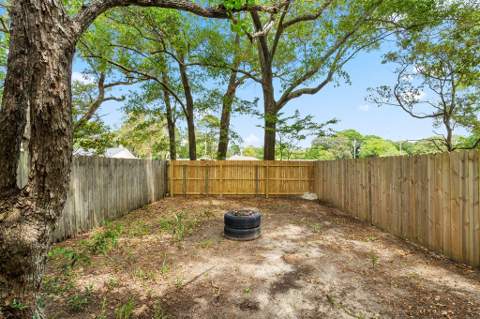 13 NW Cape Drive #Apt B, Fort Walton Beach FL - photo 16 of 28