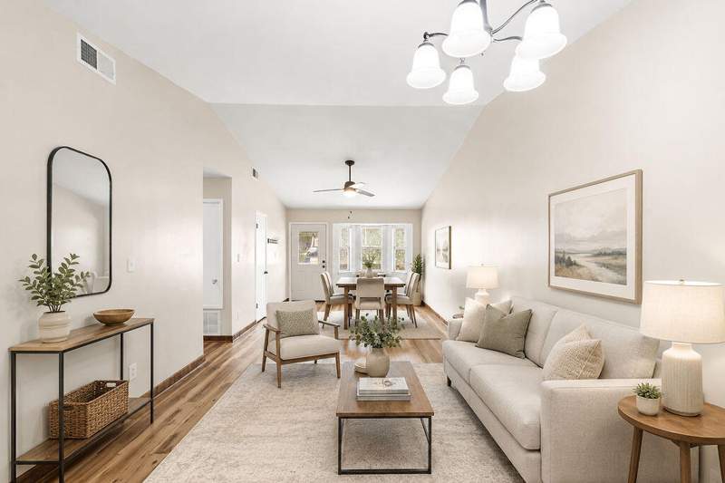 2 bedroom Townhouse at 13 NW Cape Drive #Apt B, Ft Walton S0Uth-Intr, Fort Walton Beach — photo 4