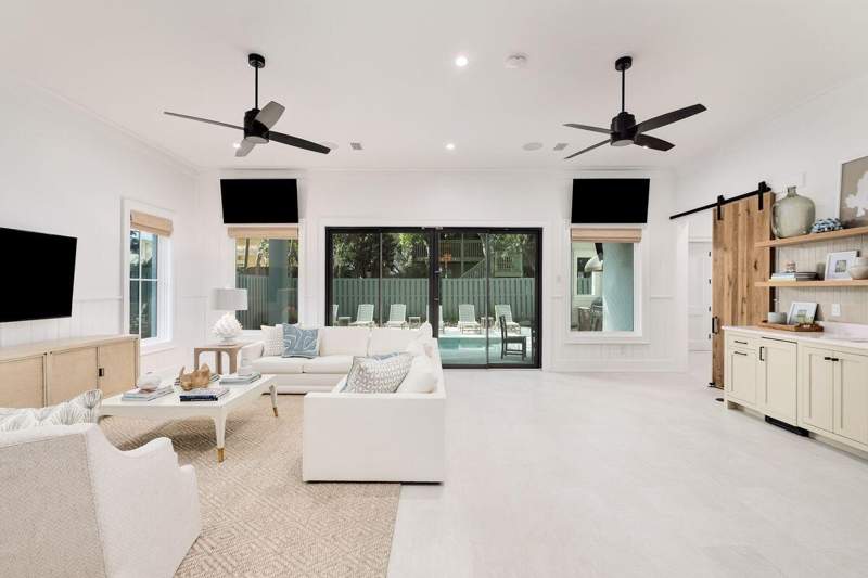 7 bedroom Detached Single Family at 69 Live Oak Street, Seagrove 1st Addn, Santa Rosa Beach — photo 4