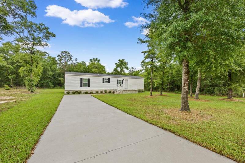 2 bedroom Manufactured Home at 45 Royal Palm Avenue, Oakwood Hills Unit 1, DeFuniak Springs — photo 3
