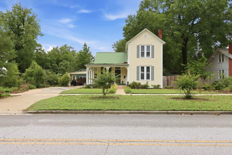 3 bedroom Detached Single Family at 98 E Live Oak Avenue, Town of Defuniak Springs, DeFuniak Springs — photo 3
