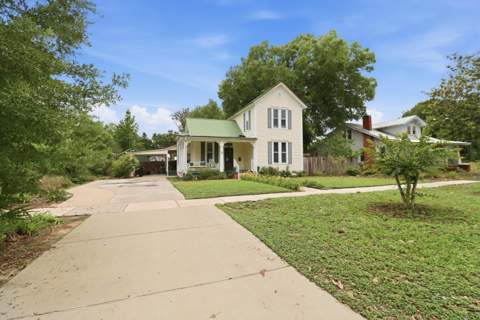 98 E Live Oak Avenue, DeFuniak Springs FL - photo 6 of 44