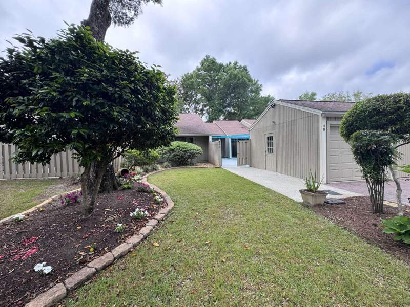 2 bedroom Townhouse at 900 Bay Drive #48, Royal Oak Village 2B, Niceville — photo 2