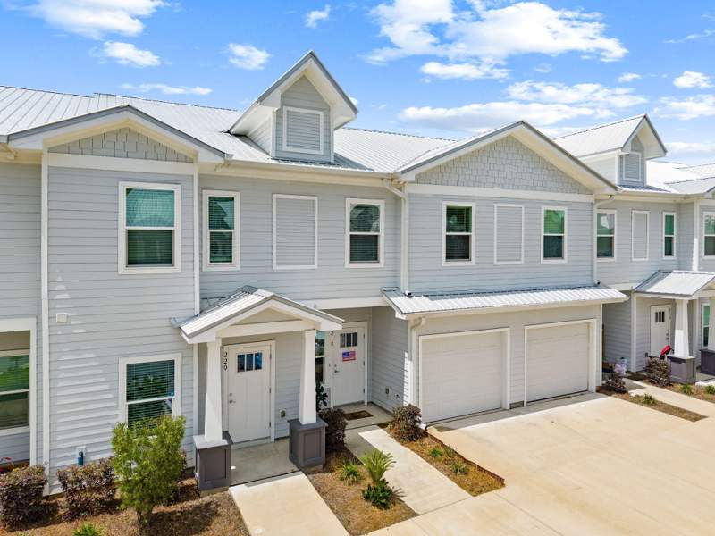 3 bedroom Townhouse at 218 Date Palm Lane, Verandas Of Freeport, The, Freeport — photo 3
