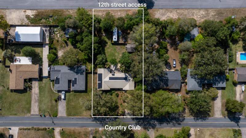 4 bedroom Detached Single Family at 157 Country Club Road, Lake Lorraine Estates 1, Shalimar — photo 2
