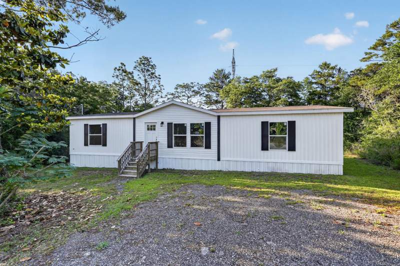 3 bedroom Mobile Home at 158 W Violet Lane, Oakwood Hills Unit 3, DeFuniak Springs — photo 4