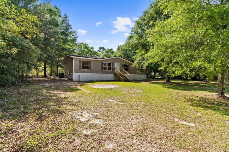 3 bedroom Mobile Home at 135 N Verdi Lane, Juniper Lake Estates, DeFuniak Springs — photo 2