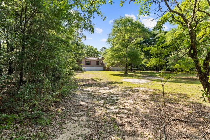 3 bedroom Mobile Home at 135 N Verdi Lane, Juniper Lake Estates, DeFuniak Springs — photo 3