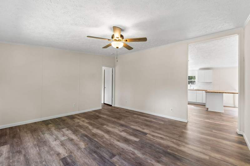 3 bedroom Mobile Home at 135 N Verdi Lane, Juniper Lake Estates, DeFuniak Springs — photo 5