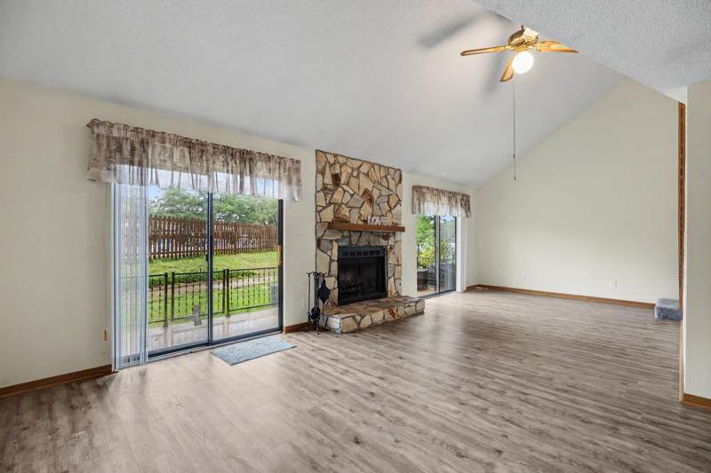 3 bedroom Townhouse at 44 Hidden Cove Drive #44, Hidden Cove Unit 44, Valparaiso — photo 4