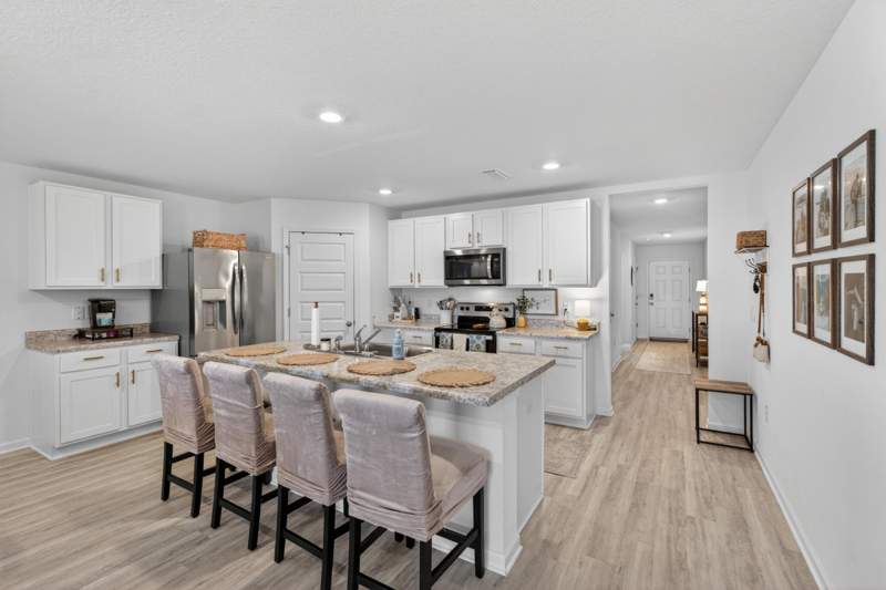 4 bedroom Detached Single Family at 51 Silverthorn Street, Owl's Head East, Freeport — photo 3