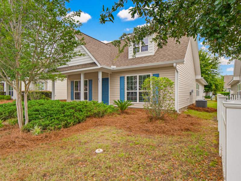 3 bedroom Detached Single Family at 237 Nelly Street, Hammock Bay, Freeport — photo 3