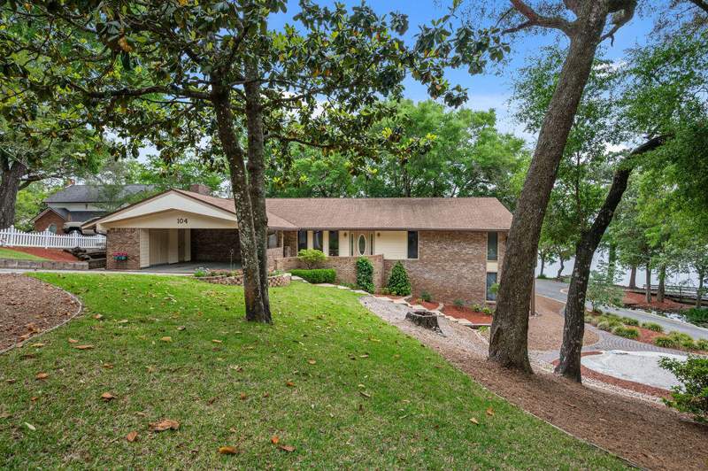 4 bedroom Detached Single Family at 104 Bayou Drive, Rocky Bayou Country Club Estates 5, Niceville — photo 4