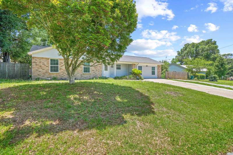 4 bedroom Detached Single Family at 3010 Windsor Circle, Kings Crossing Ph I Lot 5 Blk 2, Crestview — photo 3