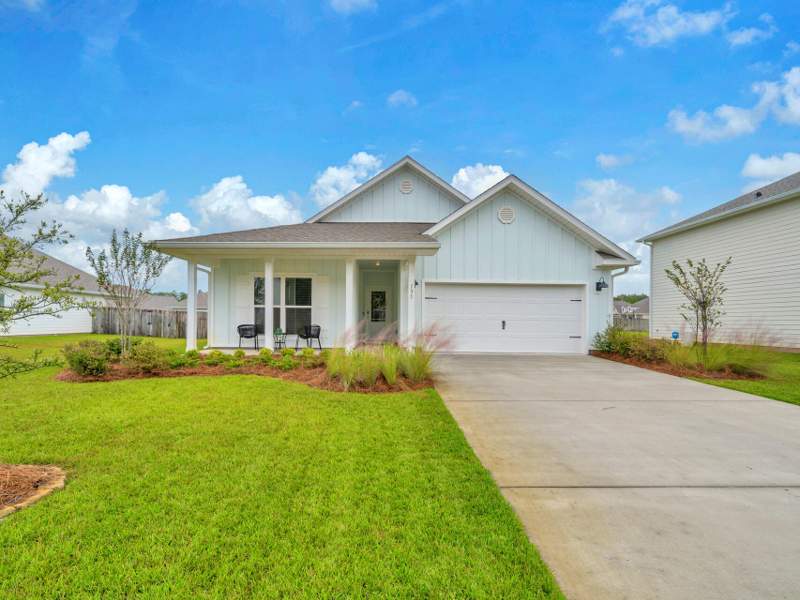 4 bedroom Detached Single Family at 131 W Oak Trees Lane, Hammock Oaks Estates Ph II, Freeport — photo 2