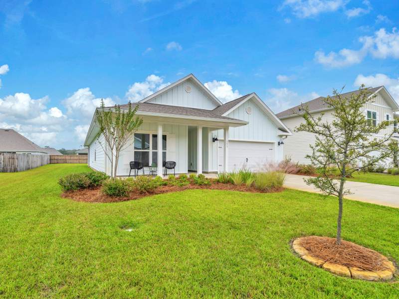 4 bedroom Detached Single Family at 131 W Oak Trees Lane, Hammock Oaks Estates Ph II, Freeport — photo 3