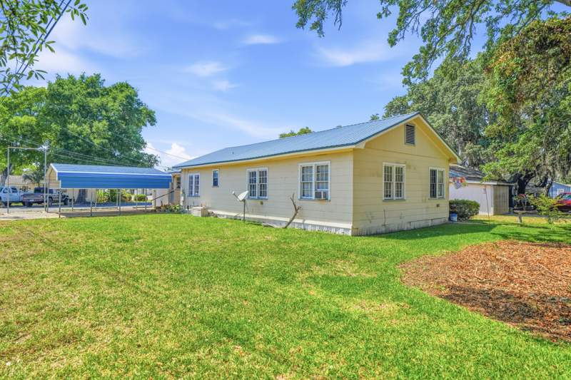 3 bedroom Detached Single Family at 218 NE Troy Street, Cinco Bayou, Fort Walton Beach — photo 2