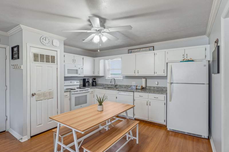 2 bedroom Condominium at 1330 SE Miracle Strip Parkway #211, Hermitage Condominium, Fort Walton Beach — photo 4