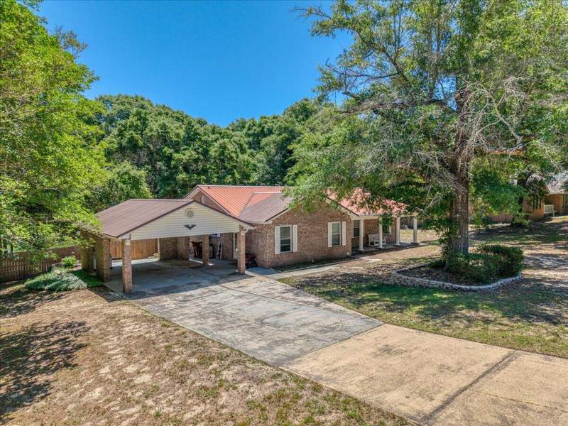 3 bedroom Detached Single Family at 210 Shell Drive, Kennedy Lakes 1st Addn, Crestview — photo 3