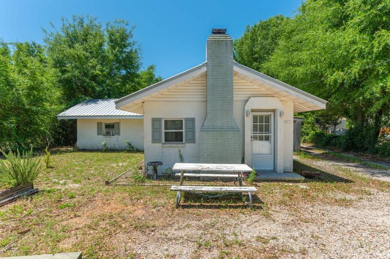 4 bedroom Detached Single Family at 624 4th Street, Kellys 3rd Addn to Destin, Destin — photo 4