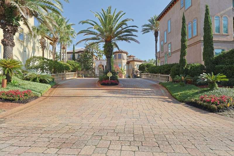 4 bedroom Detached Single Family at 195 Rue St Tropez, Saint Tropez, Miramar Beach — photo 2
