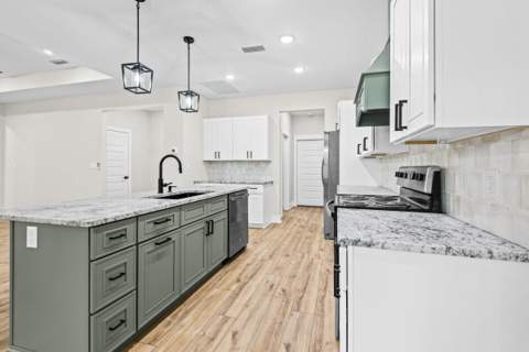 699 Pinewood Drive, DeFuniak Springs FL - photo 10 of 24