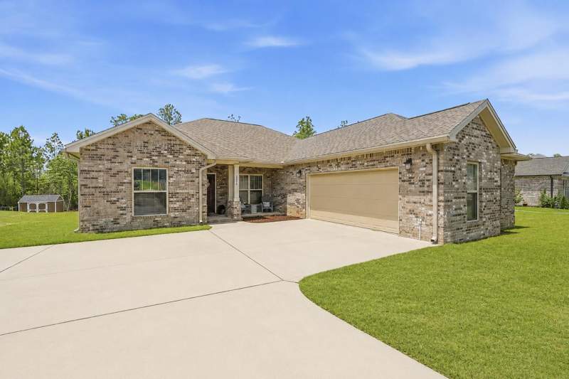 3 bedroom Detached Single Family at 3094 Zach Avenue, Lake Arthur Est Ph I, Crestview — photo 3
