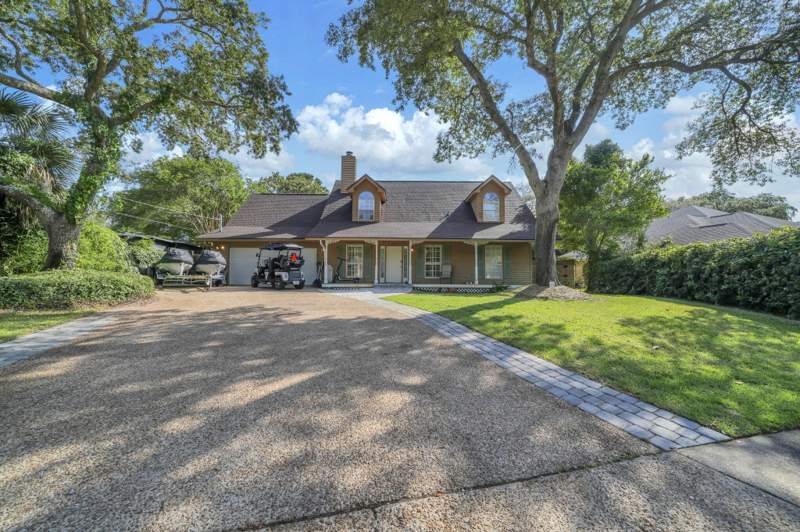 4 bedroom Detached Single Family at 702 N Lakeside Drive, Lakeside Village, Destin — photo 3