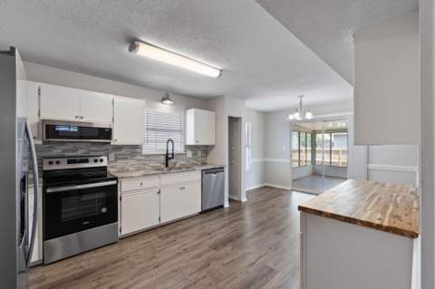 608 Drakes Landing, Mary Esther FL - photo 10 of 38