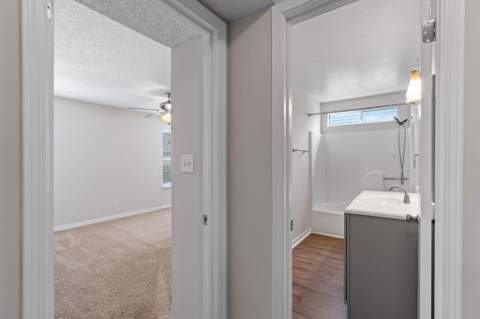 608 Drakes Landing, Mary Esther FL - photo 15 of 38