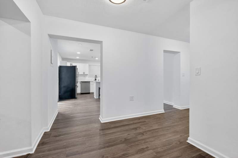 4 bedroom Detached Single Family at 670 Shrewsbury Road, Bryn Mawr Park, Mary Esther — photo 5