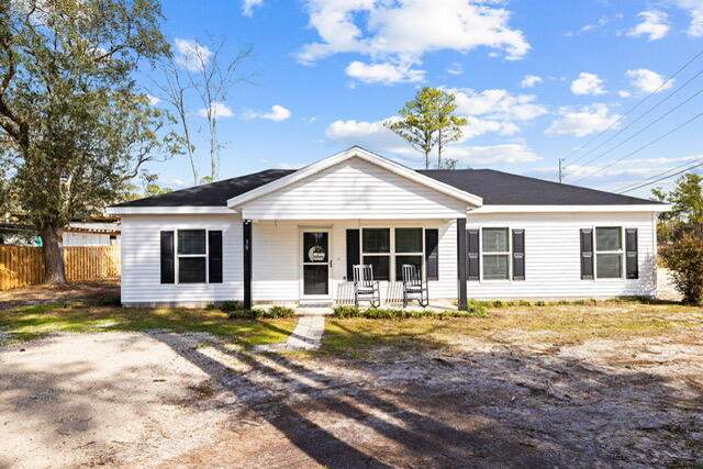4 bedroom Detached Single Family at 30 Lowery Road, Freeport, Freeport — photo 2