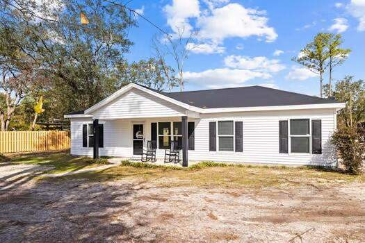 4 bedroom Detached Single Family at 30 Lowery Road, Freeport, Freeport — photo 3
