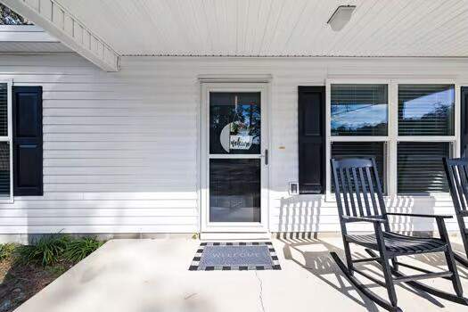 4 bedroom Detached Single Family at 30 Lowery Road, Freeport, Freeport — photo 4