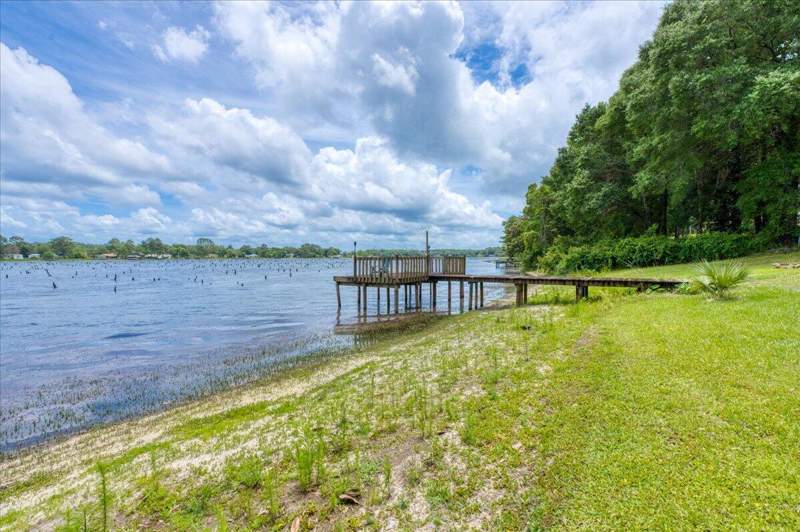 3 bedroom Detached Single Family at 79 Kings Lake Boulevard, King Lake Estates, DeFuniak Springs — photo 3
