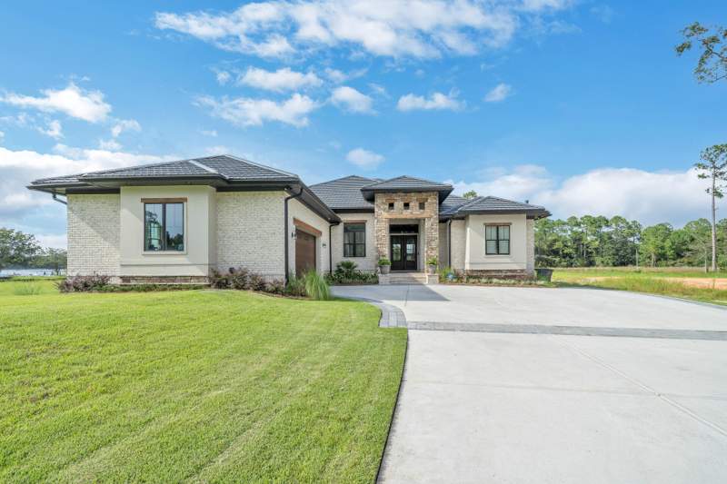 3 bedroom Detached Single Family at 64 Lagrange Cove Circle, Lagrange Cove, Freeport — photo 2
