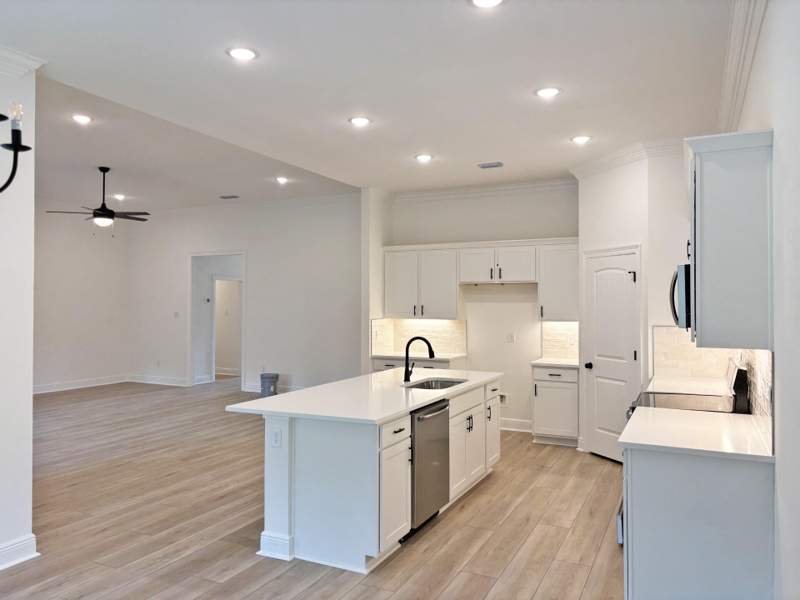 4 bedroom Detached Single Family at 2740 Louis Circle, Young Oaks, Crestview — photo 4