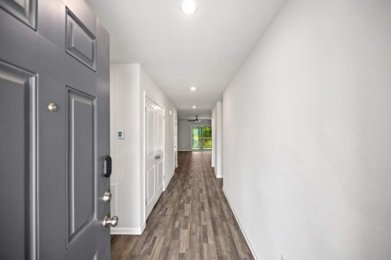 4 bedroom Detached Single Family at 460 Riverwalk Circle, Riverwalk Ph I, Freeport — photo 3
