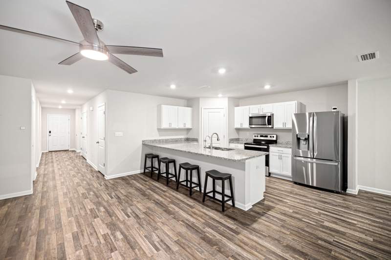 4 bedroom Detached Single Family at 460 Riverwalk Circle, Riverwalk Ph I, Freeport — photo 5
