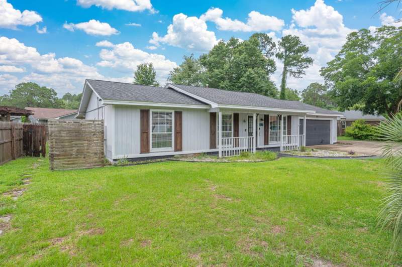 3 bedroom Detached Single Family at 382 Echo Circle, Pinedale 2nd Addn, Fort Walton Beach — photo 2