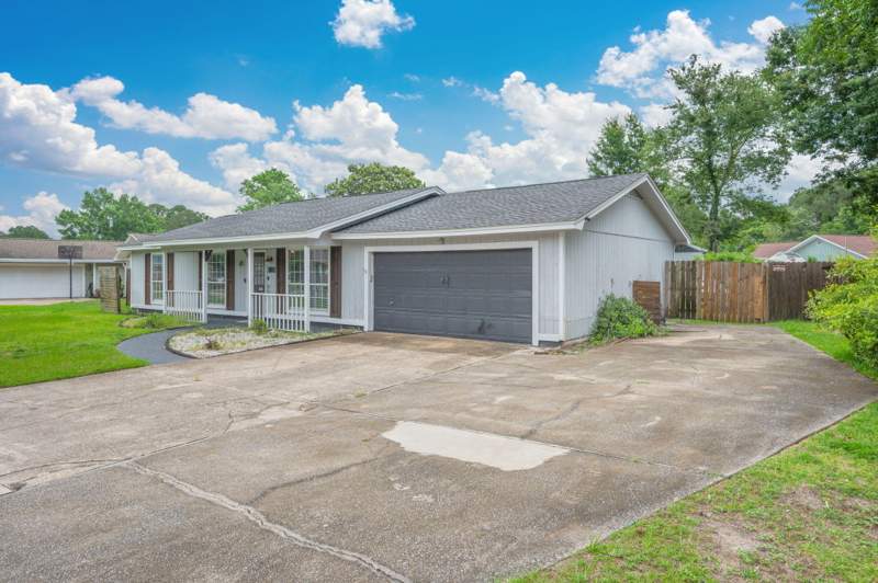 3 bedroom Detached Single Family at 382 Echo Circle, Pinedale 2nd Addn, Fort Walton Beach — photo 3