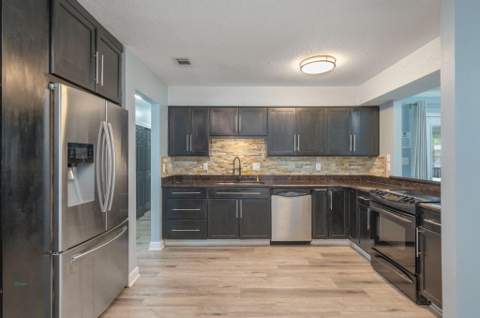 382 Echo Circle, Fort Walton Beach FL - photo 8 of 34