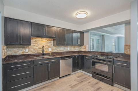382 Echo Circle, Fort Walton Beach FL - photo 9 of 34