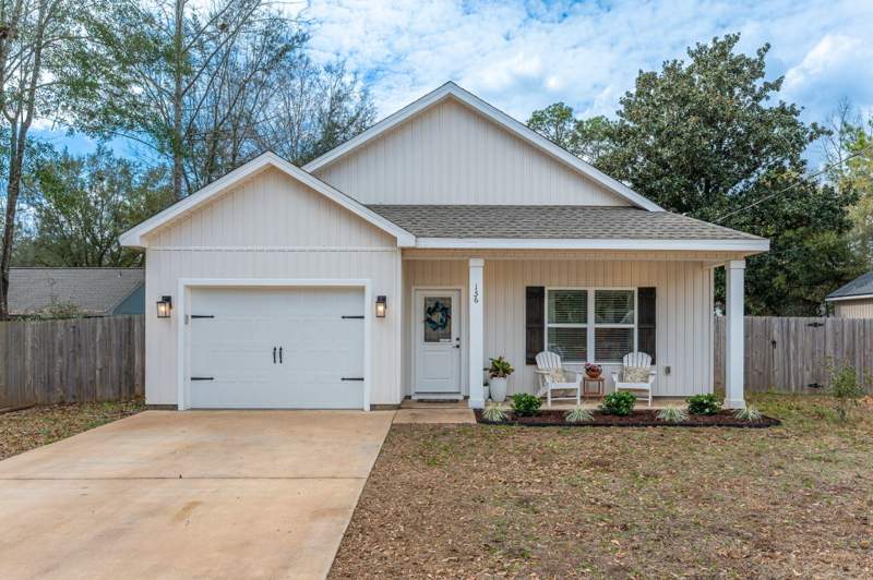 3 bedroom Detached Single Family at 156 Oak Lane, Quiet Oaks, Crestview — photo 2